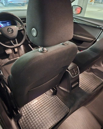 Skoda Octavia cena 81900 przebieg: 71582, rok produkcji 2019 z Warszawa małe 352